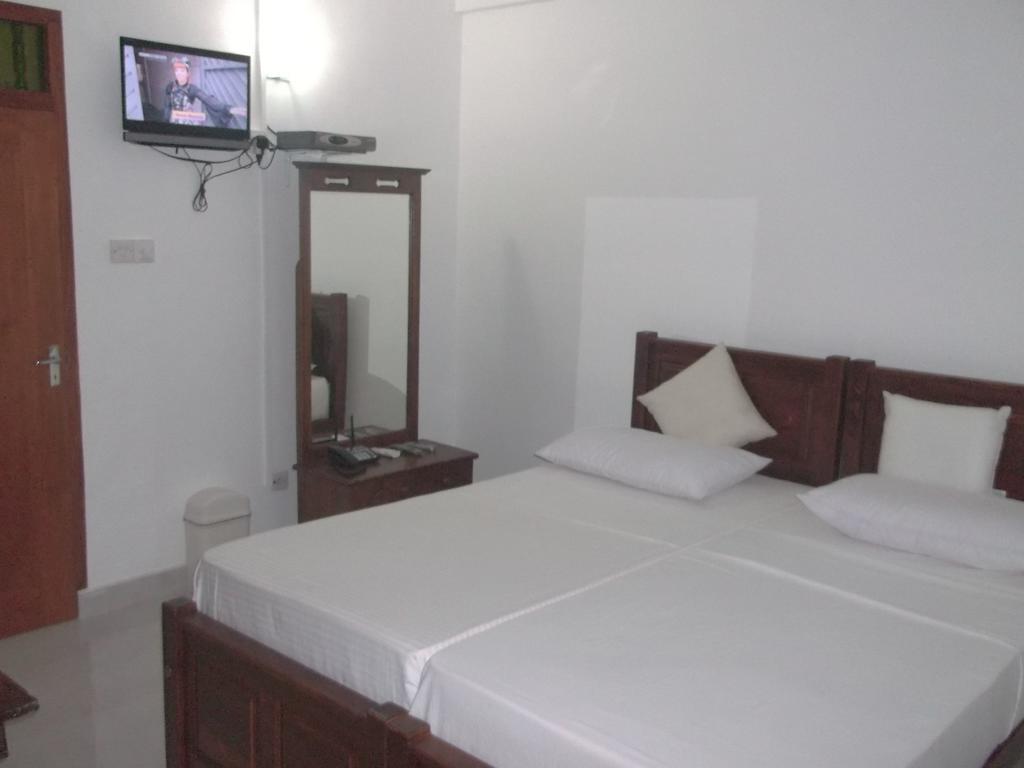 Srilanka Ayurveda Hotel هيكادوفا الغرفة الصورة